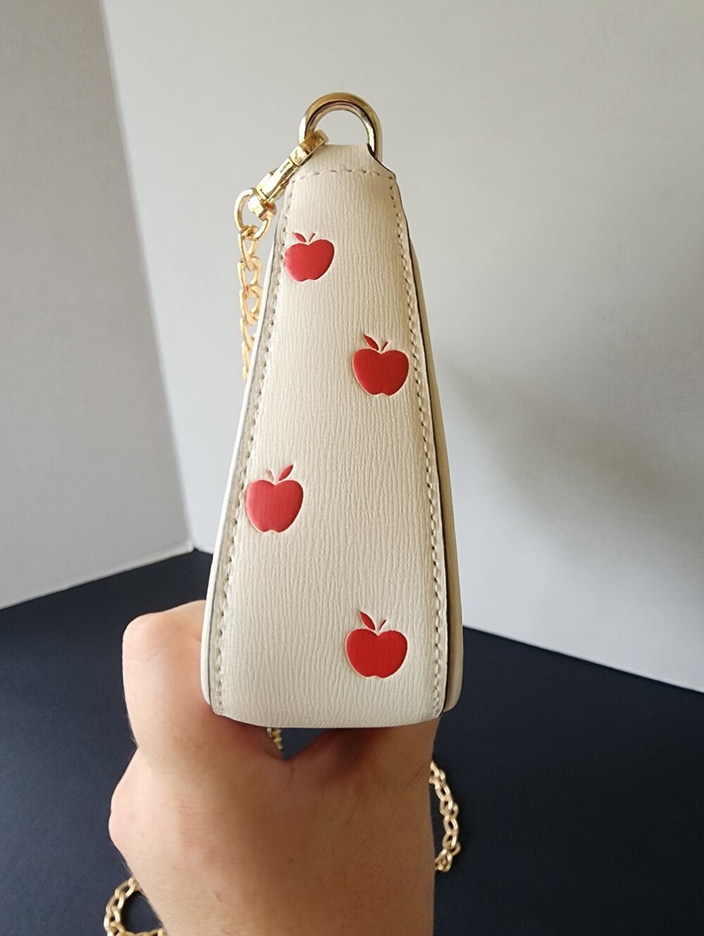 Kate Spade X Disney Snow White Apple Print Crossbody, EUC - Picture 5 of 7